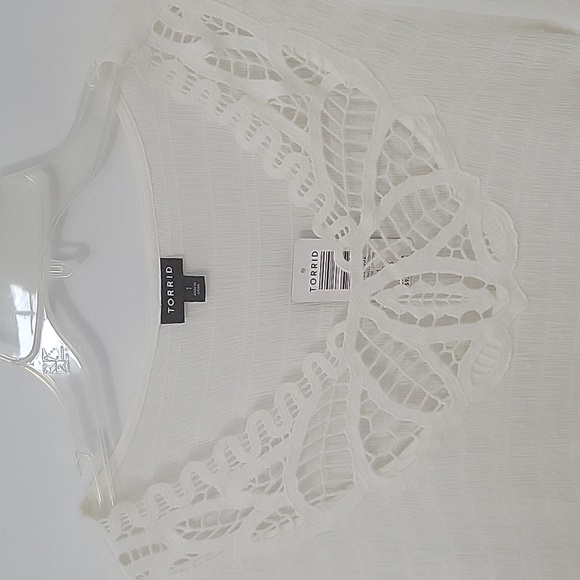 Torrid Babydoll Clip Dot Gauze with Crochet Hem Flare Half Sleeve Top, Size 1X - Picture 4 of 12